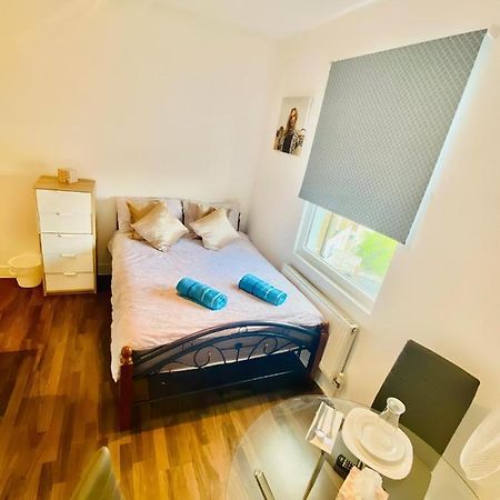 Apartamento One Bed Studio Flat In Central Londres Exterior foto