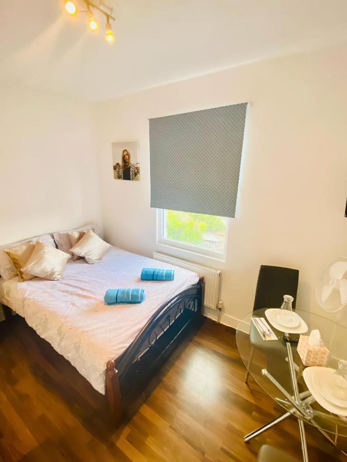 Apartamento One Bed Studio Flat In Central Londres Exterior foto