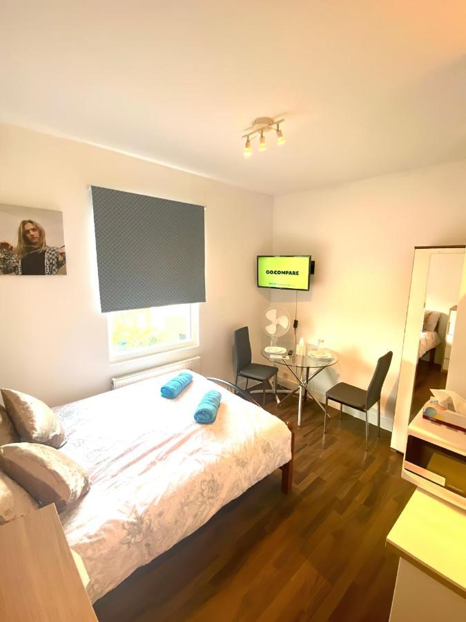 Apartamento One Bed Studio Flat In Central Londres Exterior foto